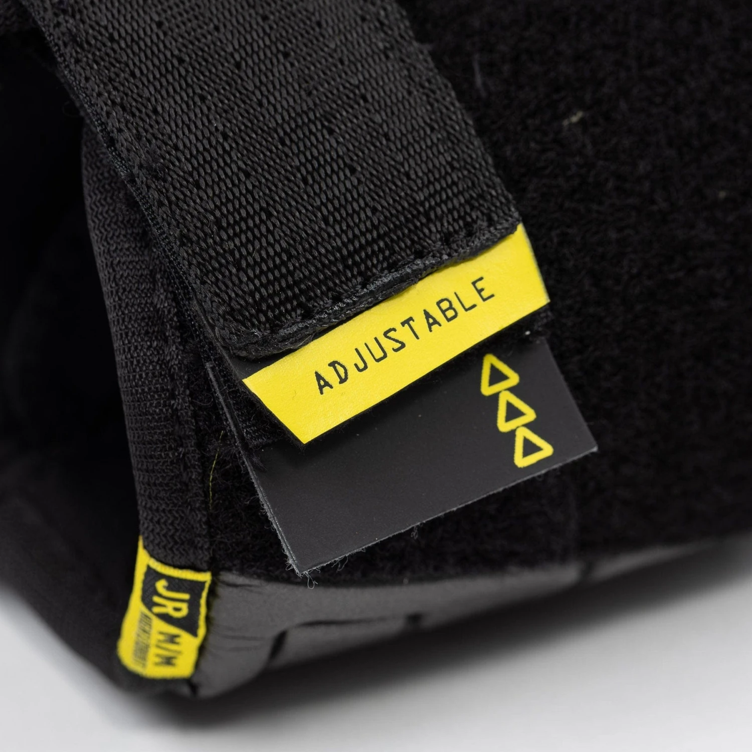 Bauer Supreme Mach Intermediate Hockey Elbow Pads 9 Bauer Supreme Mach Intermediate Hockey Elbow Pads - Image 7