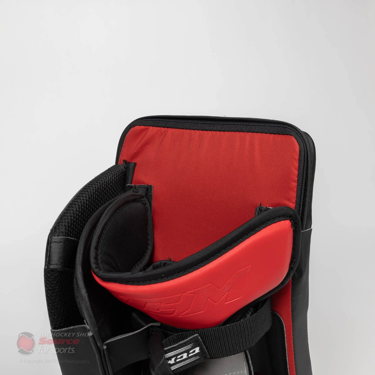 CCM Extreme Flex E5.5 Junior Goalie Blocker - Source Exclusive 10 CCM Extreme Flex E5.5 Junior Goalie Blocker - Source Exclusive - Image 8