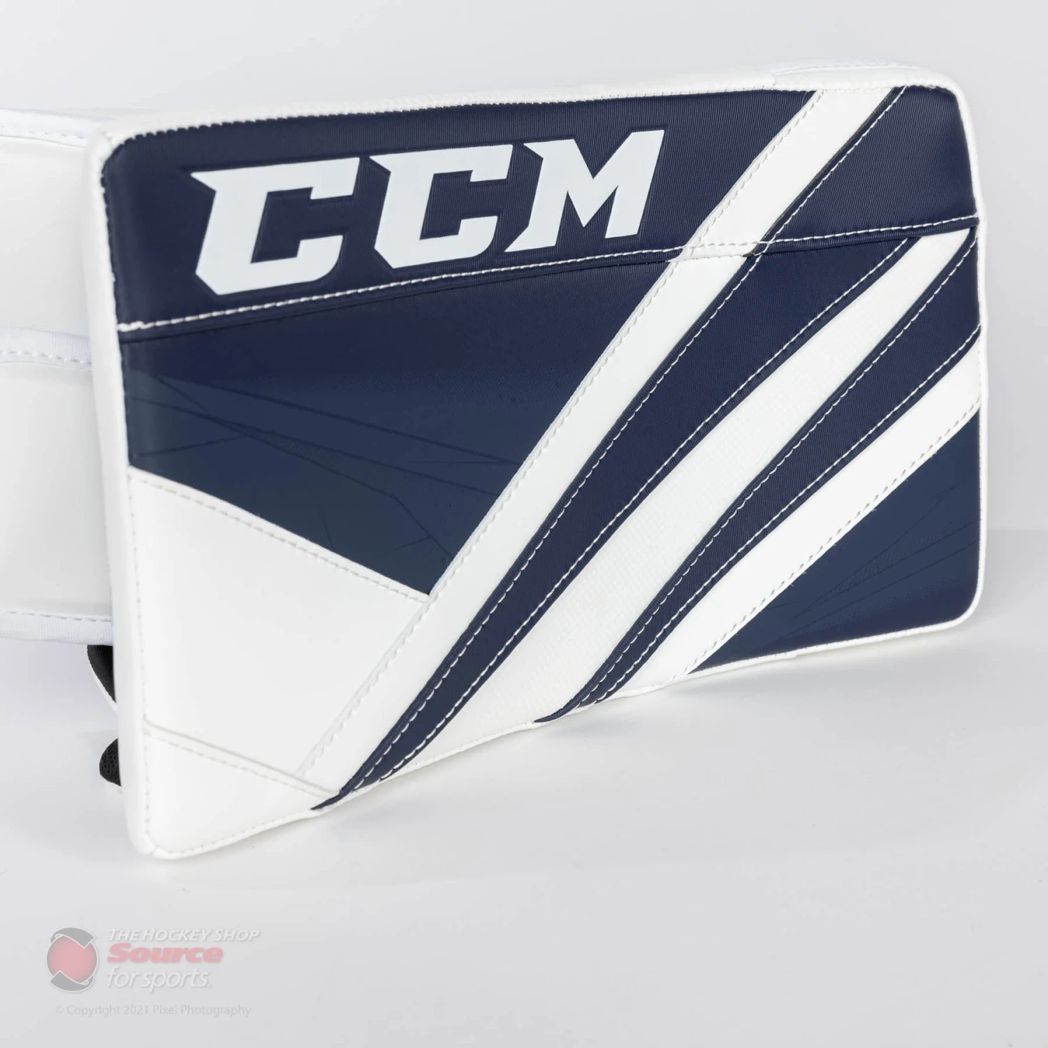 CCM Extreme Flex E5.9 Intermediate Goalie Blocker 5 CCM Extreme Flex E5.9 Intermediate Goalie Blocker - Image 3