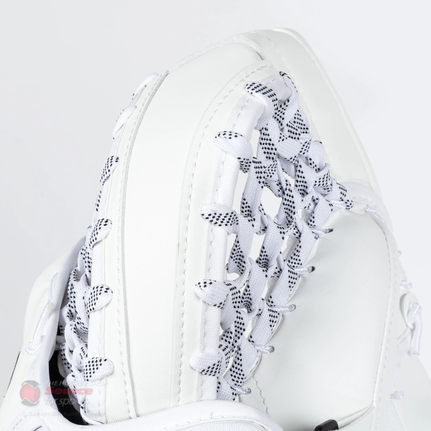 CCM Axis A1.9 Intermediate Goalie Catcher - Source Exclusive 7 CCM Axis A1.9 Intermediate Goalie Catcher - Source Exclusive - Image 5