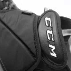 CCM Extreme Flex 5 Senior Goalie Catcher - 580 Break Angle -Hockey Gear Shop ccm catchers ccm extreme flex 5 senior goalie catcher 580 break angle 28808150417474