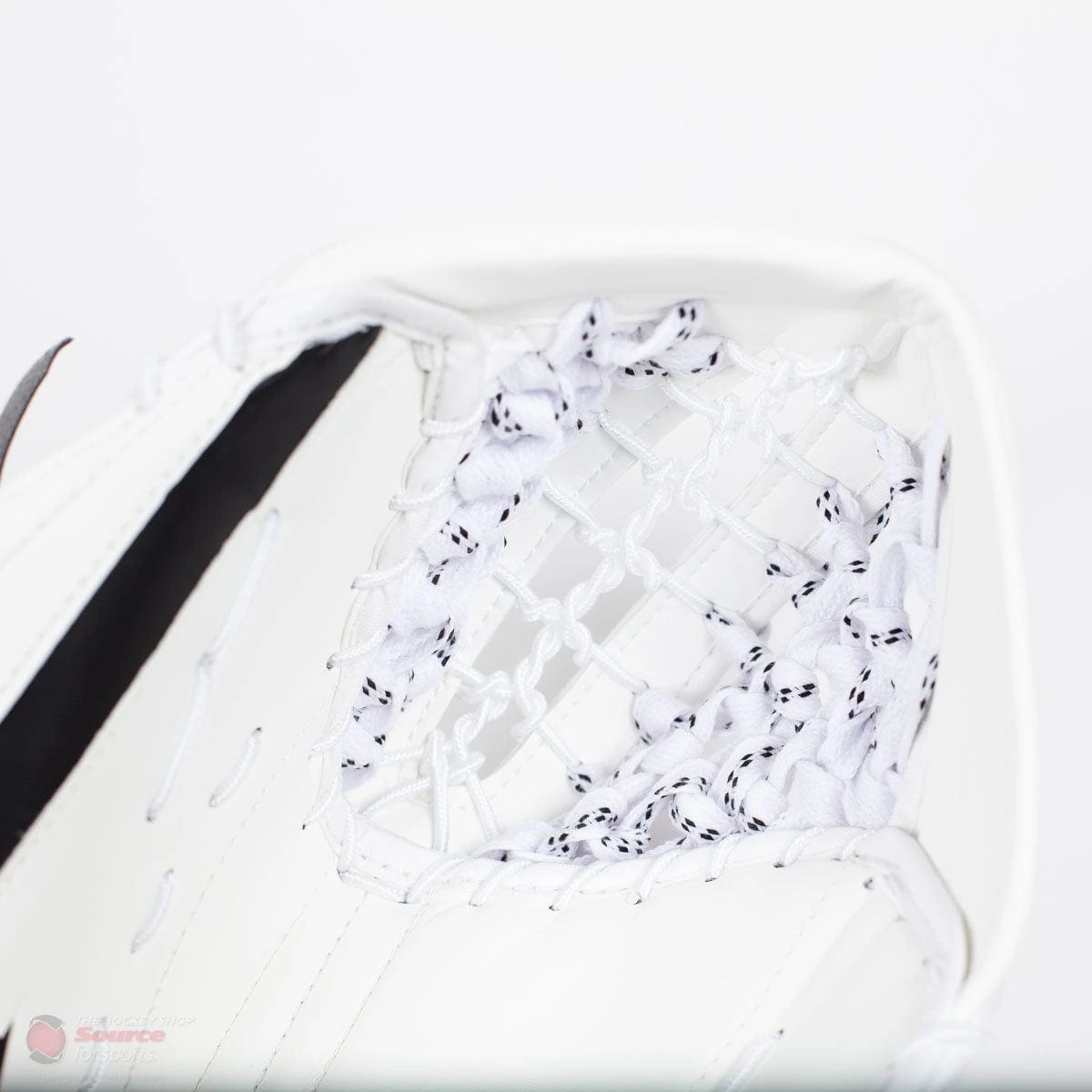 CCM Extreme Flex E4.5 Junior Goalie Catcher - Source Exclusive 5 CCM Extreme Flex E4.5 Junior Goalie Catcher - Source Exclusive - Image 3