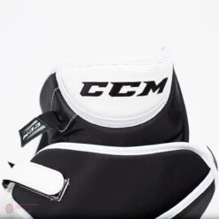 CCM Extreme Flex E4.9 Intermediate Goalie Catcher - Source Exclusive -Hockey Gear Shop ccm catchers ccm extreme flex e4 9 intermediate goalie catcher source exclusive 5323903139906