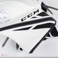 CCM Extreme Flex E4.9 Senior Goalie Catcher - Source Exclusive -Hockey Gear Shop ccm catchers ccm extreme flex e4 9 senior goalie catcher source exclusive 5323923685442