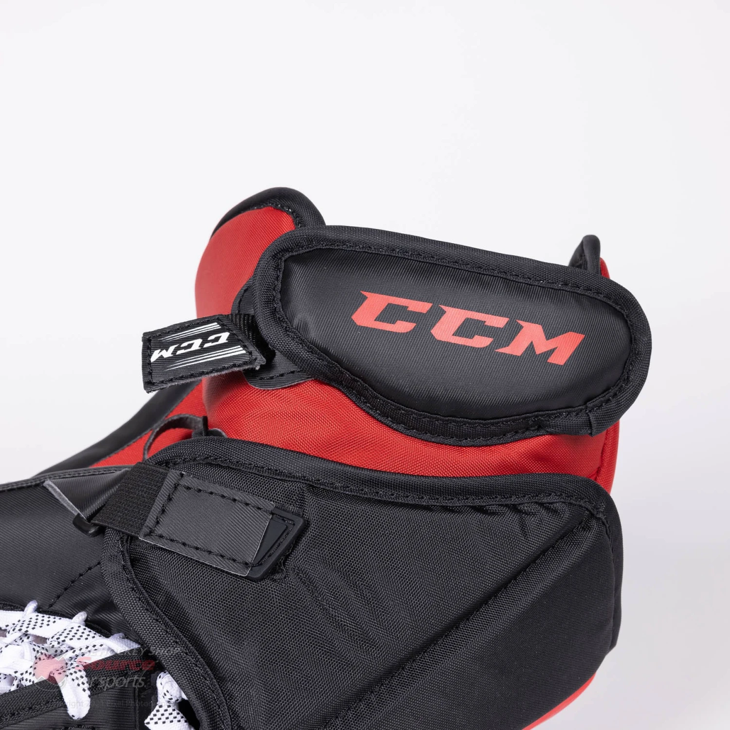 CCM Extreme Flex E5.5 Junior Goalie Catcher - Source Exclusive 8 CCM Extreme Flex E5.5 Junior Goalie Catcher - Source Exclusive - Image 6