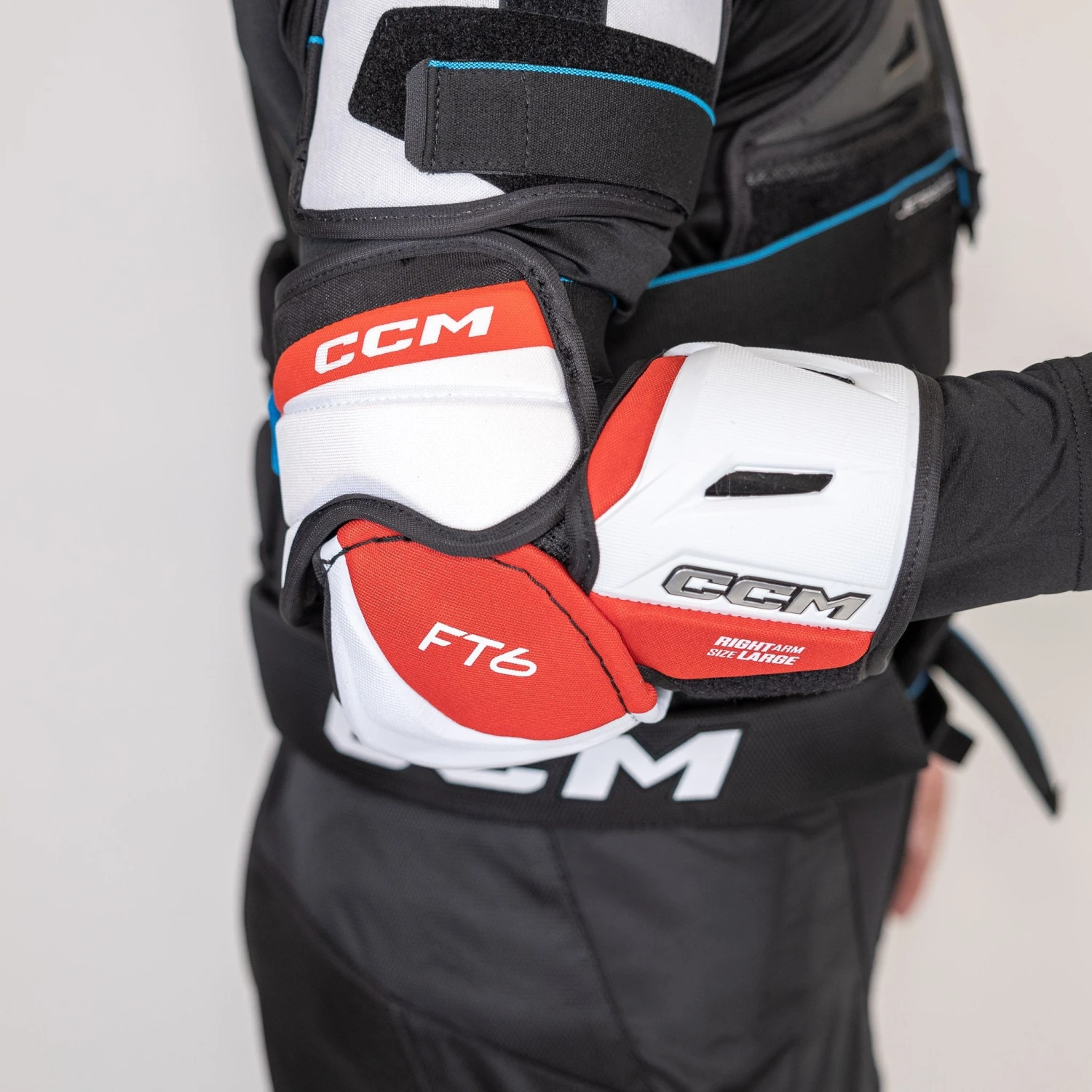 CCM Jetspeed FT6 Senior Hockey Elbow Pads 10 CCM Jetspeed FT6 Senior Hockey Elbow Pads - Image 8