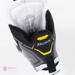 CCM Tacks 9060 Junior Goalie Skates 18 CCM Tacks 9060 Junior Goalie Skates -Hockey Gear Shop ccm goalie skates ccm tacks 9060 junior goalie skates 4565982937154
