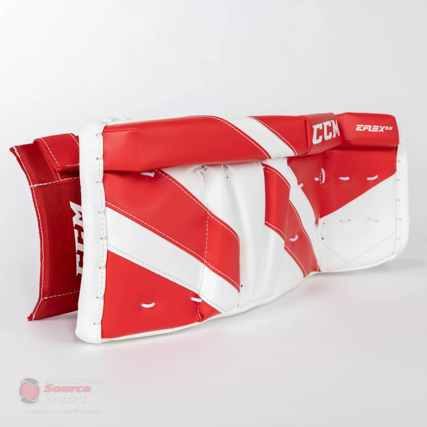 CCM Extreme Flex E5.5 Youth Goalie Leg Pads 4 CCM Extreme Flex E5.5 Youth Goalie Leg Pads - Image 2