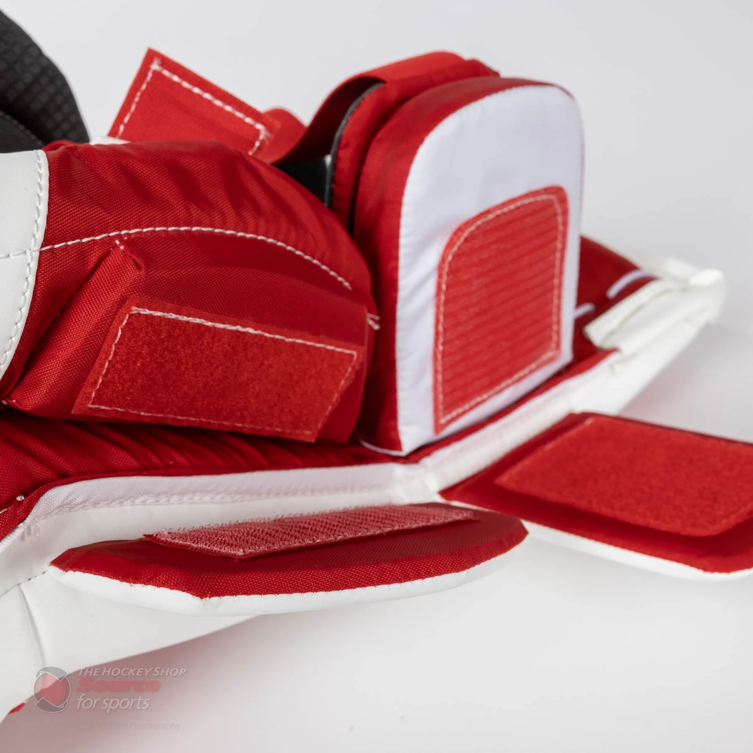 CCM Extreme Flex E5.5 Youth Goalie Leg Pads 17 CCM Extreme Flex E5.5 Youth Goalie Leg Pads - Image 15