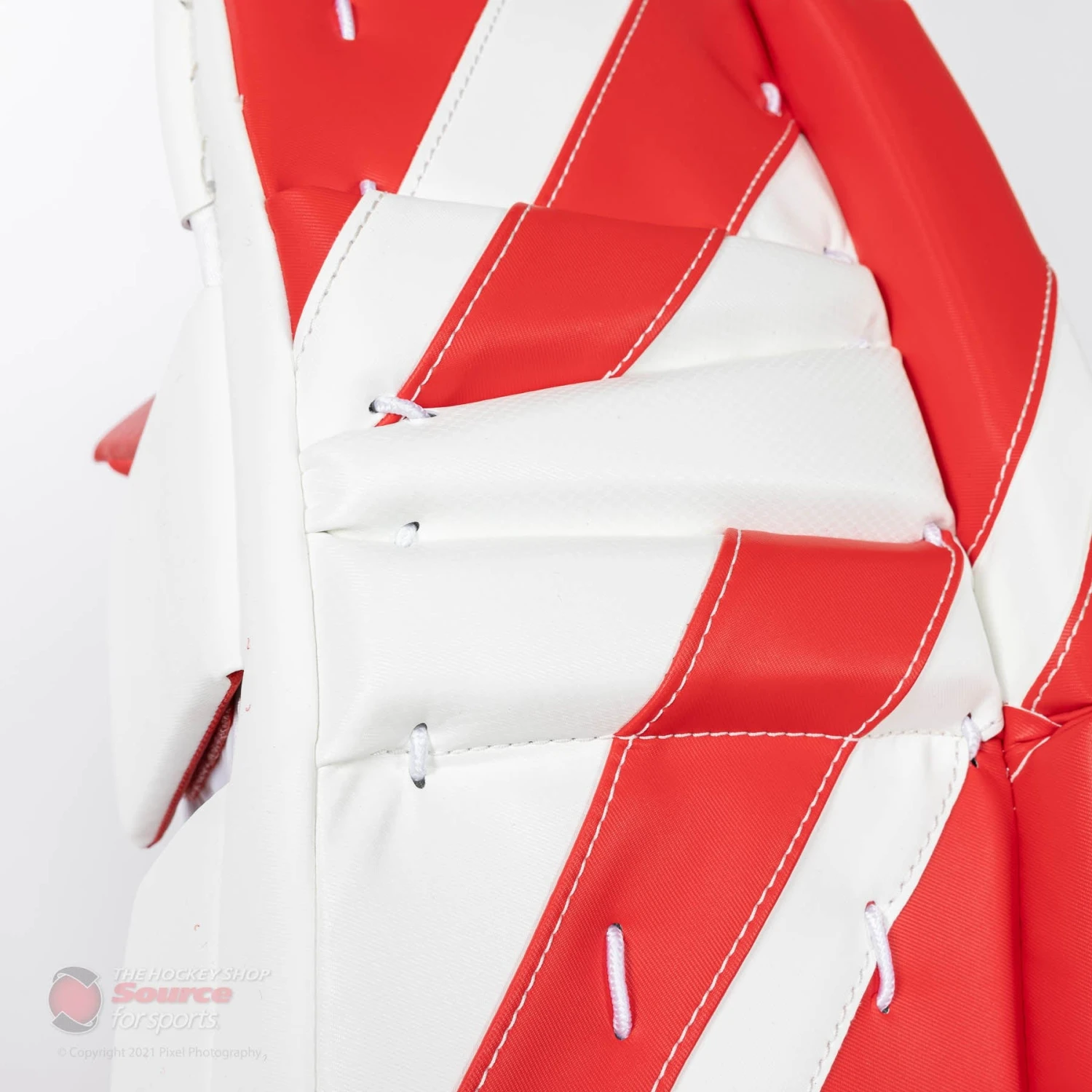 CCM Extreme Flex E5.5 Youth Goalie Leg Pads 5 CCM Extreme Flex E5.5 Youth Goalie Leg Pads - Image 3