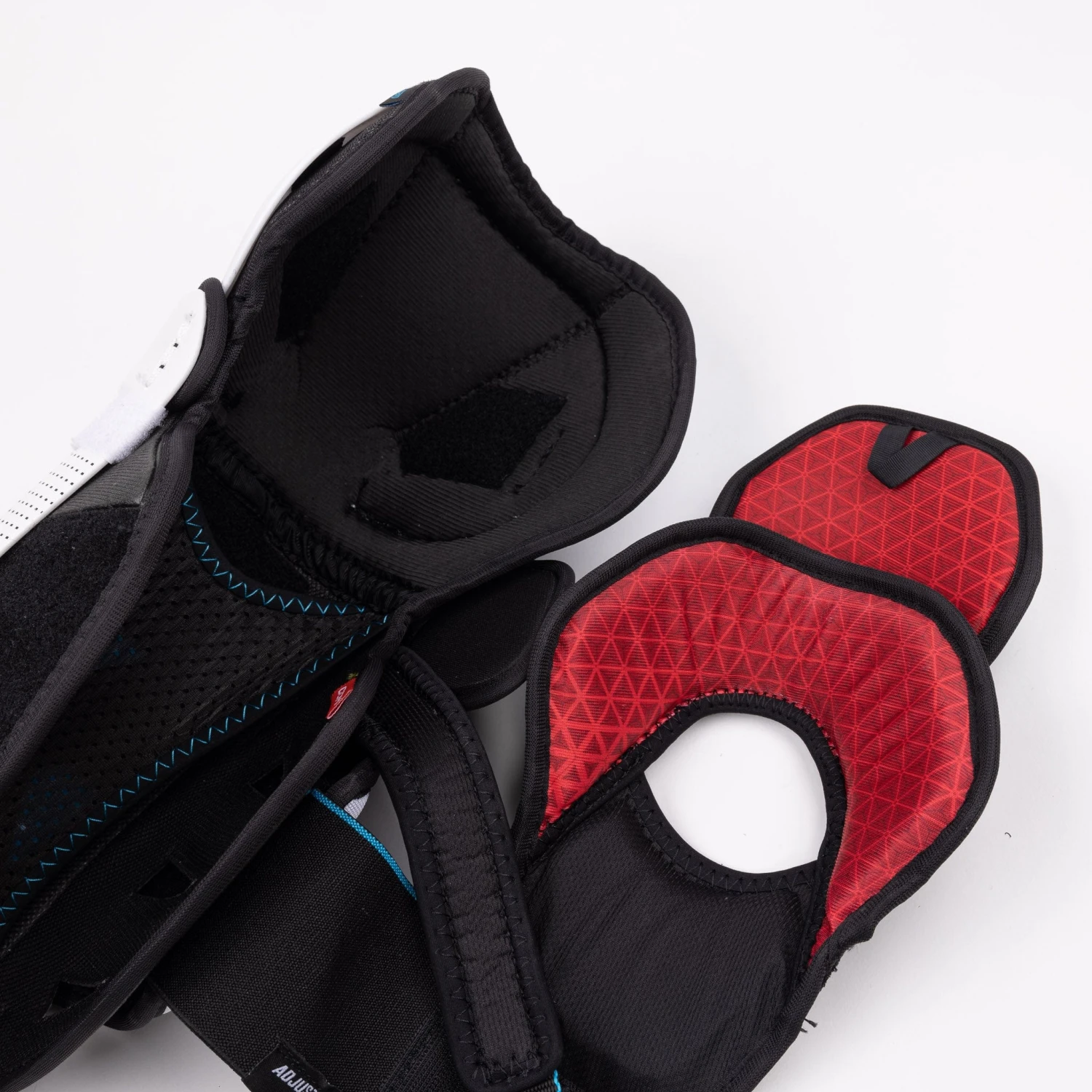 CCM Jetspeed FT6 Pro Junior Hockey Shin Guards 9 CCM Jetspeed FT6 Pro Junior Hockey Shin Guards - Image 7