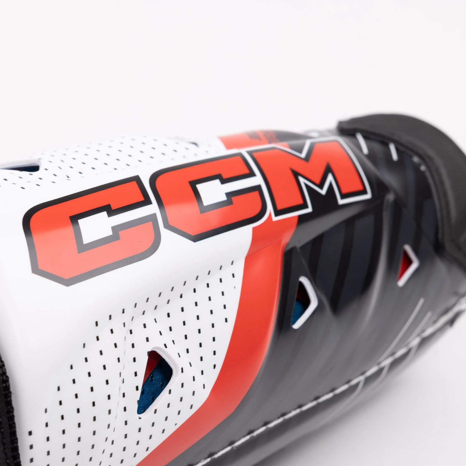 CCM Jetspeed FT6 Pro Junior Hockey Shin Guards 7 CCM Jetspeed FT6 Pro Junior Hockey Shin Guards - Image 5