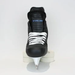 TRUE Player Junior Hockey Skates - Pro Stock - VH Holder - Size 5 -Hockey Gear Shop true hockey skates true player junior hockey skates pro stock vh holder size 5 5 r standard 15186600362050