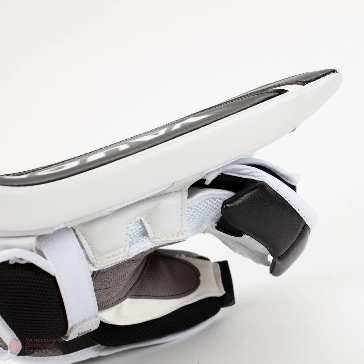 Vaughn Ventus SLR2 Intermediate Goalie Blocker 6 Vaughn Ventus SLR2 Intermediate Goalie Blocker - Image 4