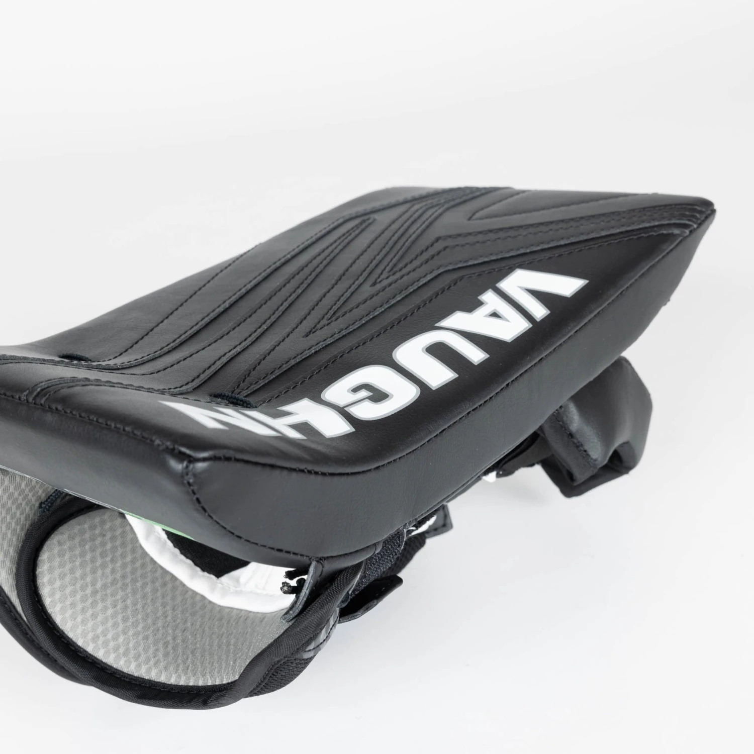 Vaughn Ventus SLR3 Junior Goalie Blocker 7 Vaughn Ventus SLR3 Junior Goalie Blocker - Image 5