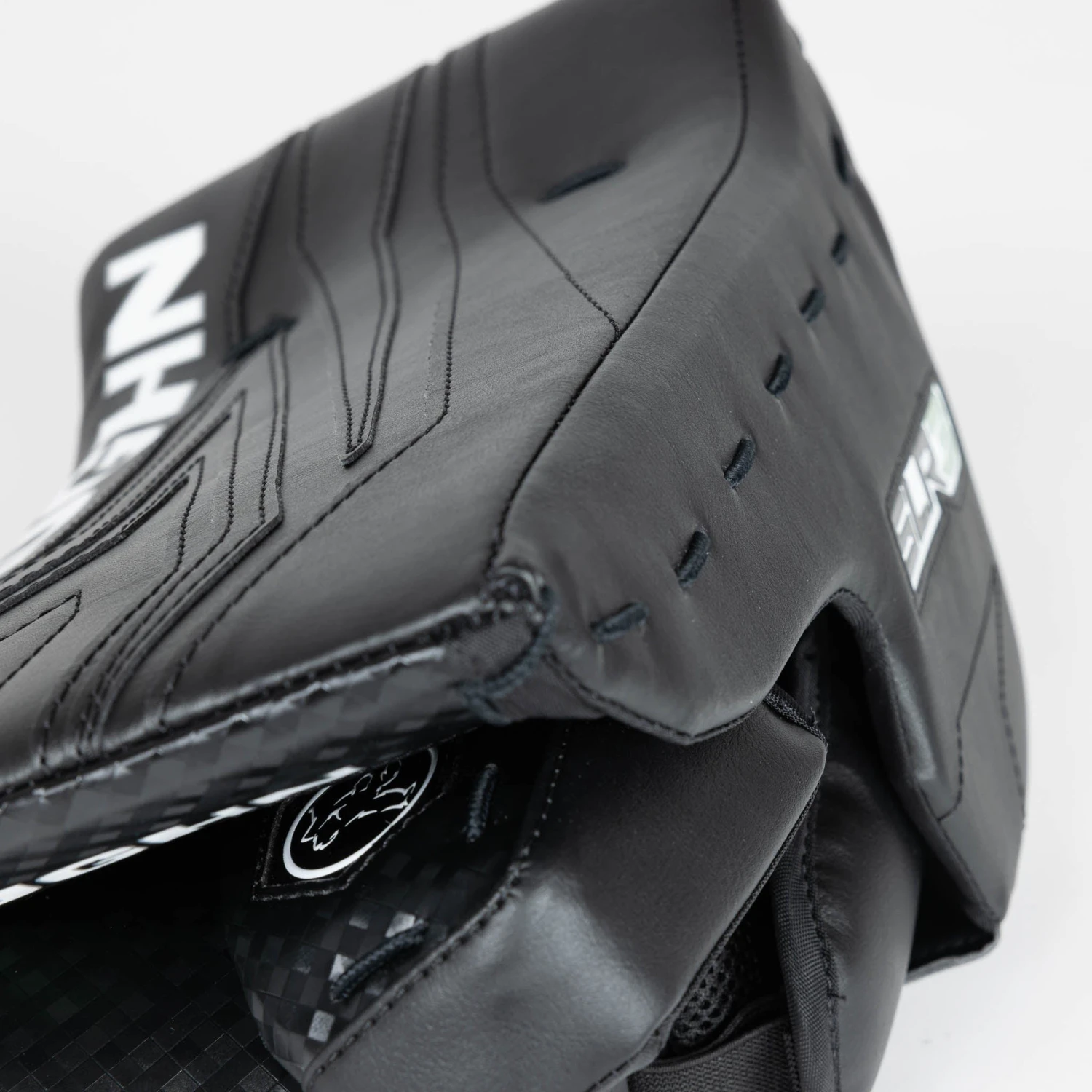 Vaughn Ventus SLR3 Junior Goalie Blocker 9 Vaughn Ventus SLR3 Junior Goalie Blocker - Image 7