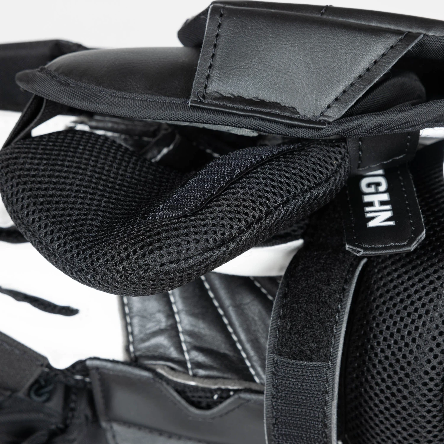 Vaughn Ventus SLR3 Junior Goalie Blocker 16 Vaughn Ventus SLR3 Junior Goalie Blocker - Image 14