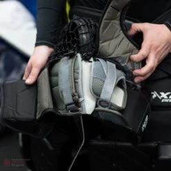 Warrior Ritual GT2 Pro Senior Goalie Catcher 35 Warrior Ritual GT2 Pro Senior Goalie Catcher -Hockey Gear Shop warrior catchers warrior ritual gt2 pro senior goalie catcher 5024687423554